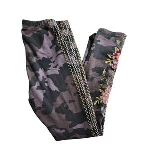 Johnny Was JW Los Angeles Camouflage Embroidered Leggings Small Boho Pants